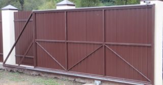 Купить откатные ворота из профнастила Губаха, цена от 1751 руб.
