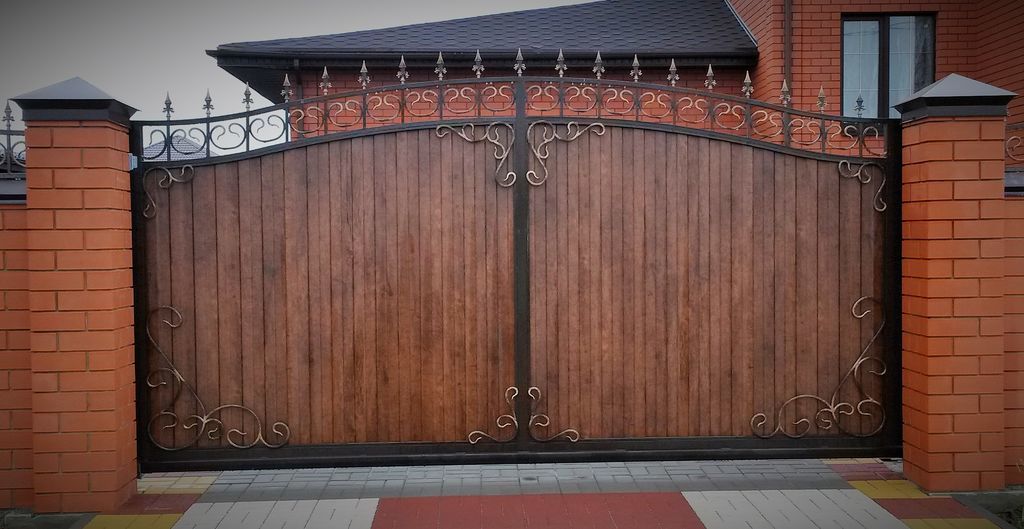 Купить простые ворота для дома: советы по выбору, установке и уходу в Губахе от 32951 руб | ВоротМастер-Гбх